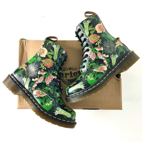 Dr. Martens Shoes - NIB Dr Martens Wild Botanics 1460 Lace Up Ankle Boots Women’s 5 Shoes